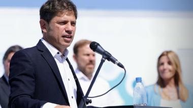 Kicillof anunció una mega inversión para el puerto de Bahía Blanca y cruzó a Milei