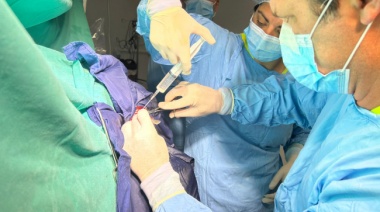 Operan despierto a joven de Roque Pérez para extirparle un tumor cerebral