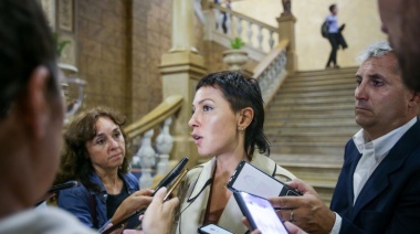 Mayra acompañó al gobernador Kicillof en la conferencia de prensa en la que se rechazó la eliminación del Fondo de Fortalecimiento Fiscal