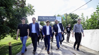 Kicillof recorrió obras en el 210° aniversario de la recuperación de la Isla Martín García