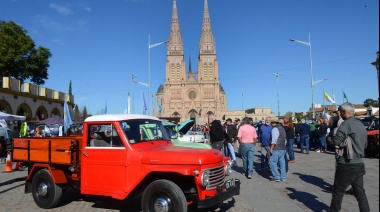 Llega a Luján la increíble expo de un clásico: la fiesta del Rastrojero