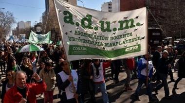 Docentes universitarios amenazan con no arrancar el segundo cuatrimestre si se profundiza la caída de salarios