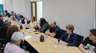 Provincia se reunió con docentes, pero no hubo oferta salarial  