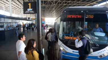 Un paro de colectivos por la falta de cobro del aguinaldo afectaba a varias líneas que recorren el AMBA