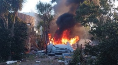 Una impactante explosión destruyó una vivienda en un country de Chascomús