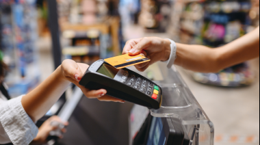 Más de la mitad de las familias usa la tarjeta de crédito para comprar alimentos y llegar a fin de mes