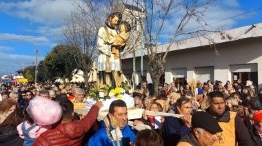 Se viene la celebración de San Cayetano con misas desde medianoche y procesión por la tarde