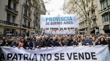 Kicillof se sumó a la marcha contra el veto jubilatorio junto a varios dirigentes bonaerenses