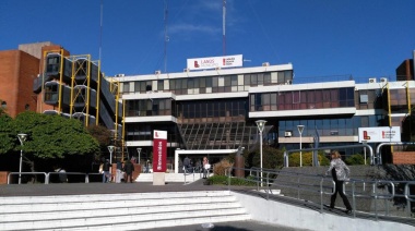 Lanús presentó “La Muni”, una asistente virtual para trámites municipales