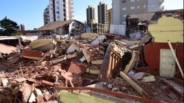 Derrumbe en un hotel de Villa Gesell: un muerto, una mujer rescatada y la búsqueda de personas desaparecidas 