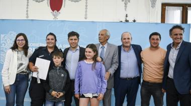 Kicillof entregó viviendas en General La Madrid