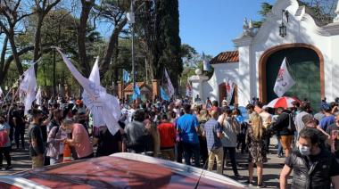 Protesta por los derechos para personas con discapacidad frente a la Quinta Presidencial de Olivos