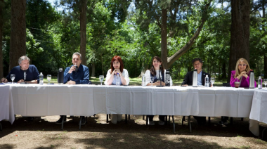 Foto de unidad: para limar las tensiones, se reunieron Cristina, Máximo, Massa y Kicillof