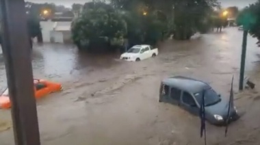 Balcarce: fuertes tormentas causaron estragos con varios autos bajo agua