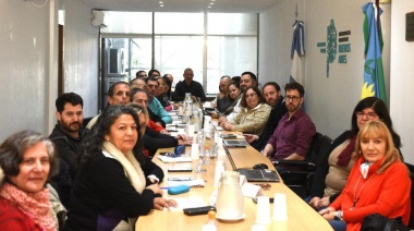 La Provincia convocó a docentes y a estatales a la última paritaria del año