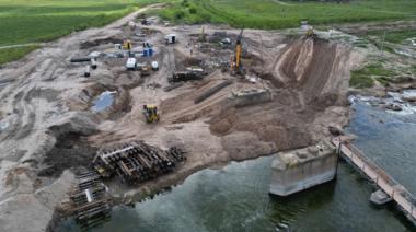 Realizan obras de nuevos puentes en la Cuenca del Río Salado