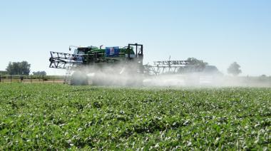 La Provincia prorrogó la aplicación de regulaciones al uso de agroquímicos