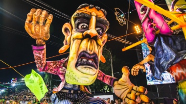 Carnavales bonaerenses gratuitos: este finde 17 municipios se visten de fiesta