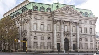 La Justicia suspendió el decreto que transforma al Banco Nación en sociedad anónima