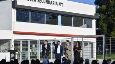 Kicillof encabezó el acto que dio inicio al ciclo lectivo de nivel secundario