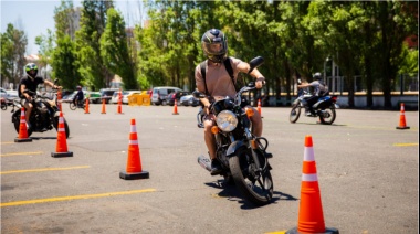 Tres de Febrero abre la primera escuela gratuita de manejo de motos en PBA