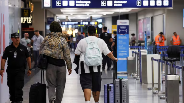 El Gobierno modificó nuevamente la ley del turismo pero dejó el impuesto a los pasajes