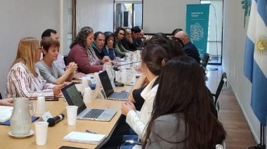 Sin oferta salarial, estatales y docentes se reunieron con Provincia
