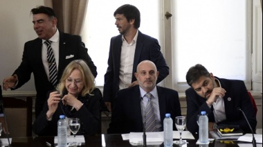 Cruces por los plazos electorales: la Junta aprieta y la Legislatura se divide