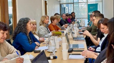 Aumento del 10% para docentes: la Provincia mejoró la oferta y los gremios la discuten