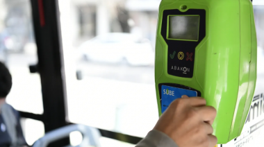 Aumentan las tarifas de colectivos, subtes y peajes en el AMBA: desde cuándo y cuánto costarán