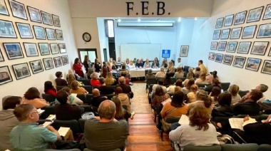 Axel Kicillof enfrenta el primer paro docente: la FEB rechazó el aumento salarial