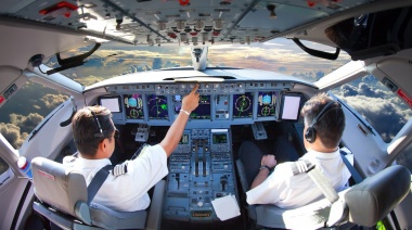 El Gobierno recorta descansos y aumenta horas de vuelo para pilotos y tripulantes de cabina