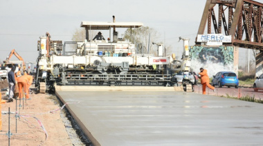 Katopodis recorrió las obras de la Ruta 40 en Merlo