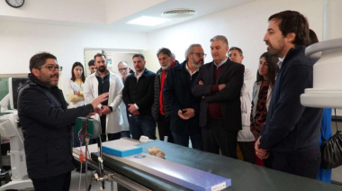 Kreplak inauguró un angiógrafo de alta complejidad y entregó equipamiento en La Plata