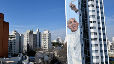 Inauguraron el mural más grande del mundo dedicado al Papa Francisco en La Plata