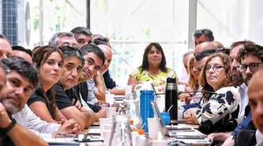 Sin propuesta firme, retomaron las negociaciones los estatales y docentes
