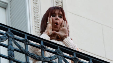 Cristina le respondió a Milei: “A vos te van a sacar con un chaleco de fuerza de la Rosada”