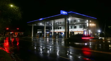 YPF duplicó el descuento por cargar nafta durante la madrugada: cómo acceder al beneficio
