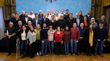 Kicillof encabezó una reunión con representantes de los trabajadores del Estado bonaerense