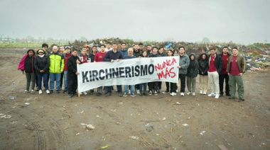 La postal de campaña de LLA llegó a Bahía Blanca: "Kirchnerismo Nunca Más"