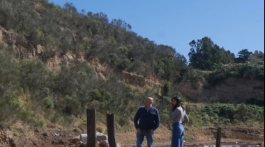 Geoparque Pun Antü: Balcarce construye una laguna artificial con isla y figuras de dinosaurios