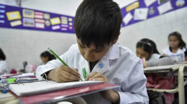 Solo 1 de cada 10 alumnos termina la secundaria en tiempo y forma
