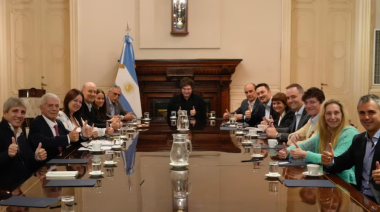 Milei posterga el anuncio del nuevo gabinete y crece la tensión en Casa Rosada