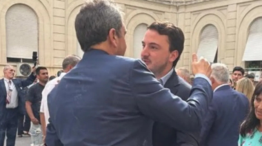 La Libertad Avanza bajo fuego: el abrazo entre Agustín Romo y Sergio Massa abrió una interna inesperada