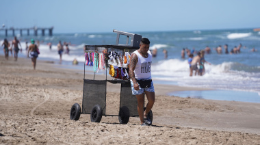 Vendedores ambulantes denuncian amenazas y recaudación ilegal en las playas de La Costa