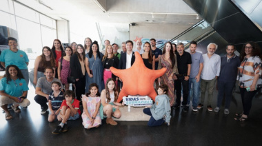 Kicillof recorrió la muestra sobre la campaña y el streaming del Conicet en el Mar Argentino