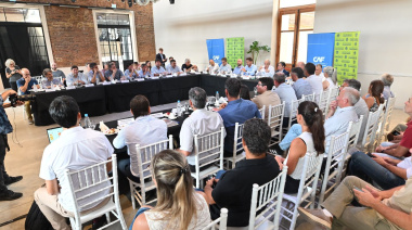 Lisandro Hourcade apuntó a la generación de empleo y el desarrollo de los municipios en encuentro regional en Chascomús