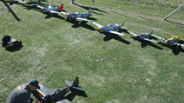 Moreno recibe el festival “Volar x Volar” con aviones a escala y recreación de combates históricos