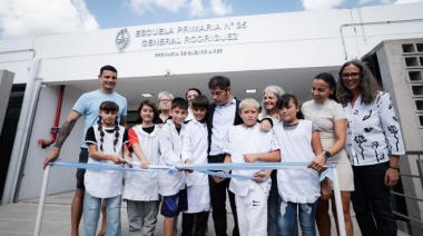 Kicillof inauguró otra escuela: "Estamos en contra del 'sálvese quien pueda'"