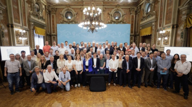 Kicillof: “La Provincia y los municipios no les vamos a dar la espalda a los bonaerenses que sufren necesidades”